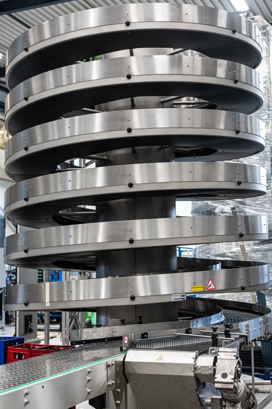 All-purpose spiral conveyor for medium to large products